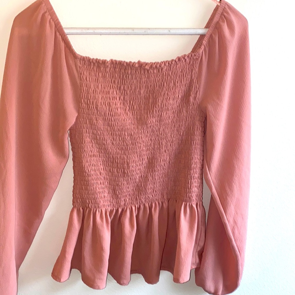 Forever21🌸Pink smoked top S